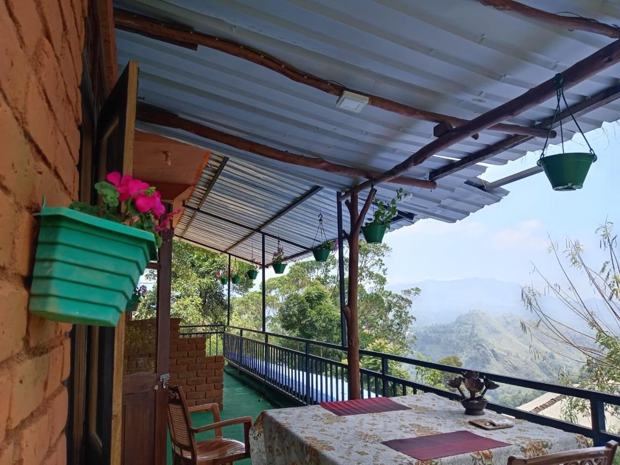 Apurvi Homestay Ella Extérieur photo