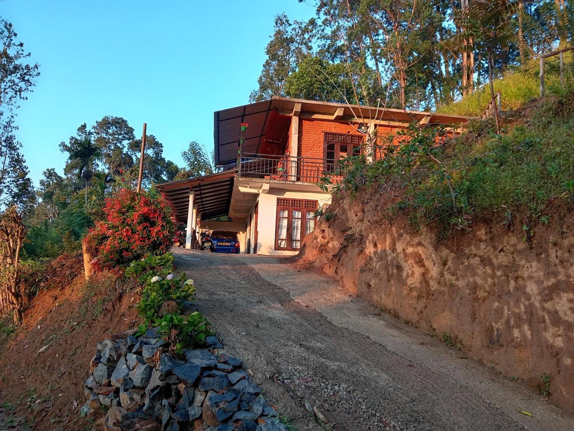 Apurvi Homestay Ella Extérieur photo