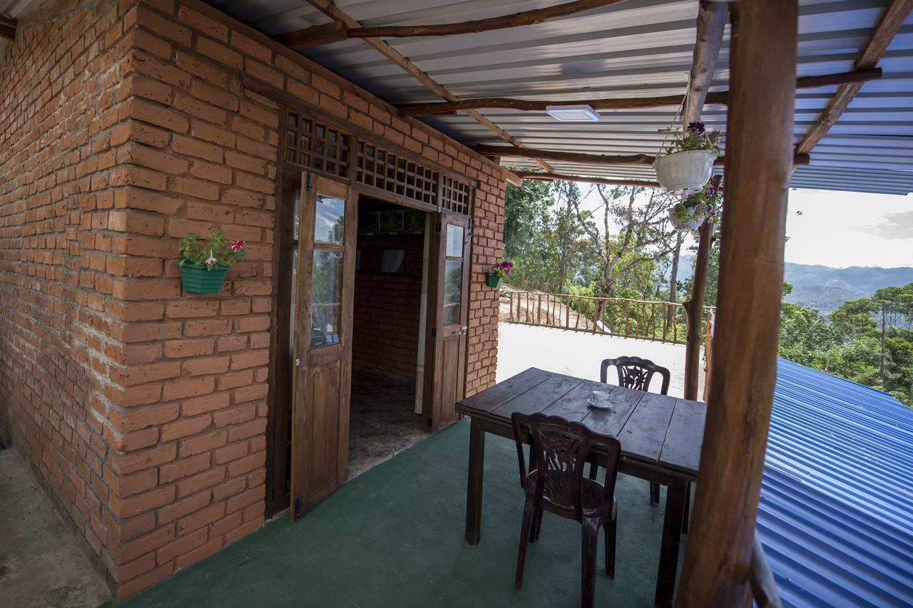 Apurvi Homestay Ella Extérieur photo