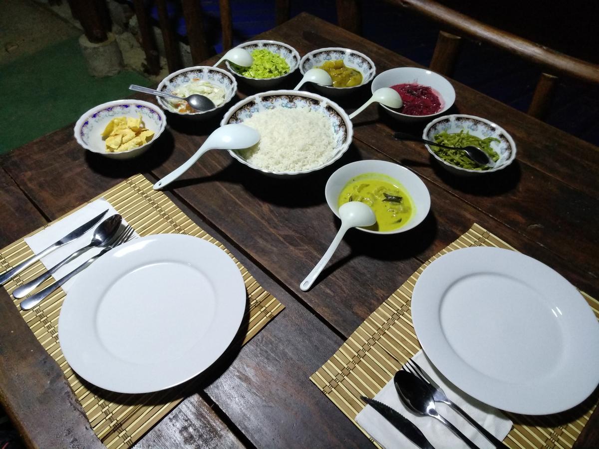 Apurvi Homestay Ella Extérieur photo